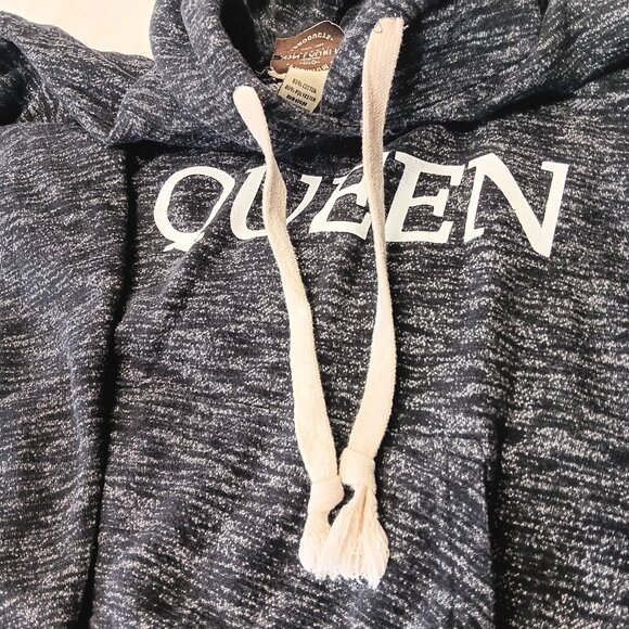 Queen pullover hoodie size small (flaw) - Picture 8 of 16